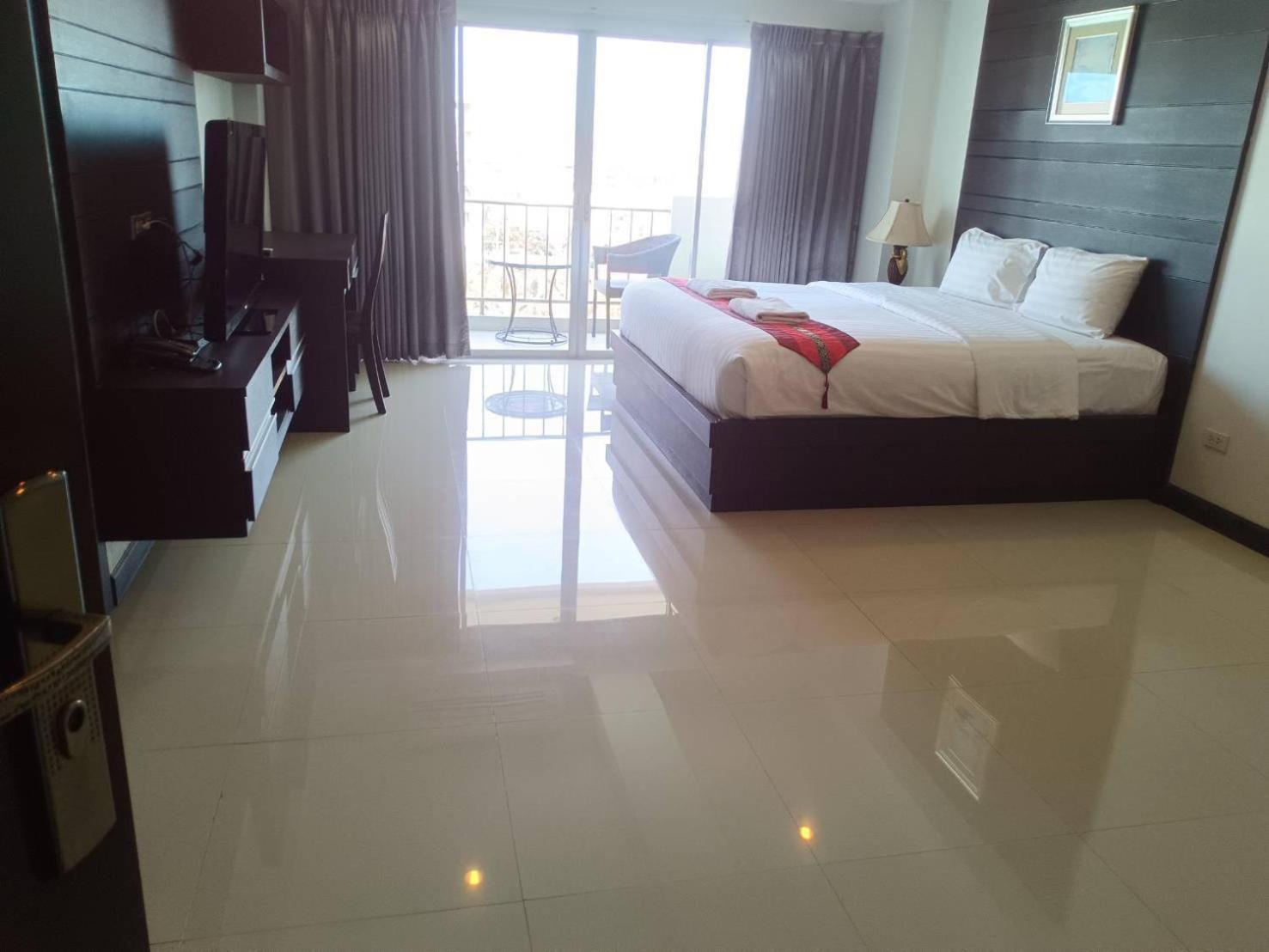 Valhalla Pattaya Hotel Praia de Jomtien Exterior foto